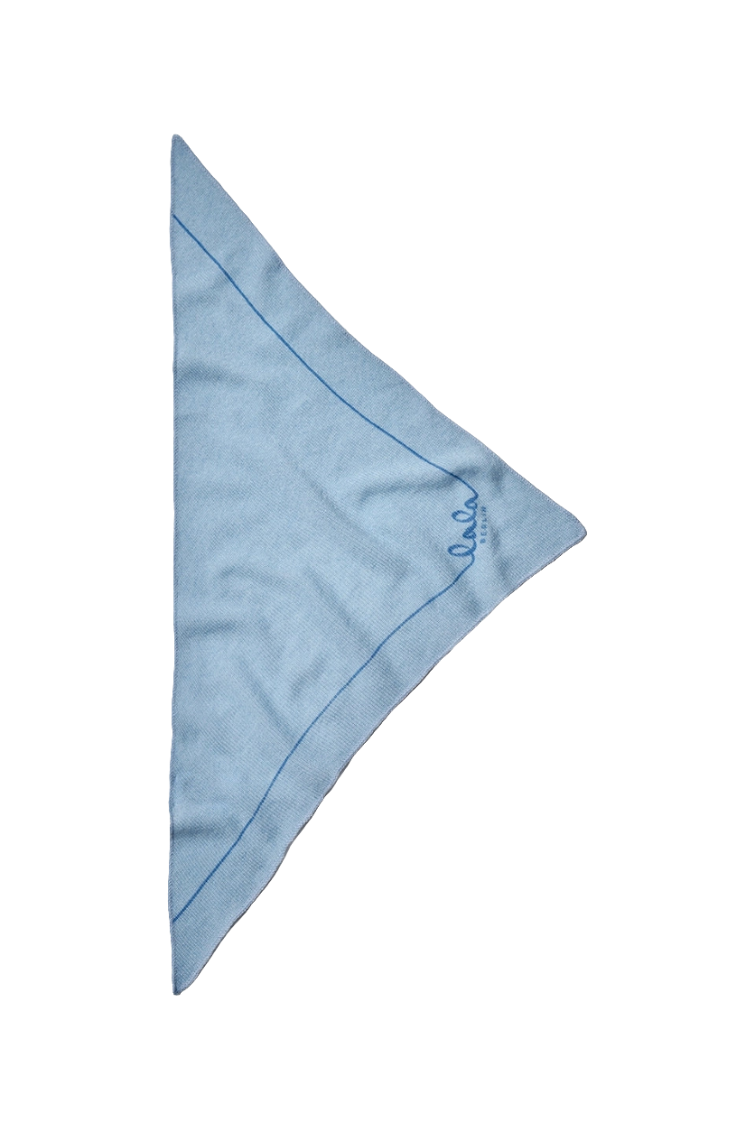 Lala Berlin Triangle Solid XS – luksuriøst tørklæde i 100% kashmir med diskret logo i farven atlantic. 