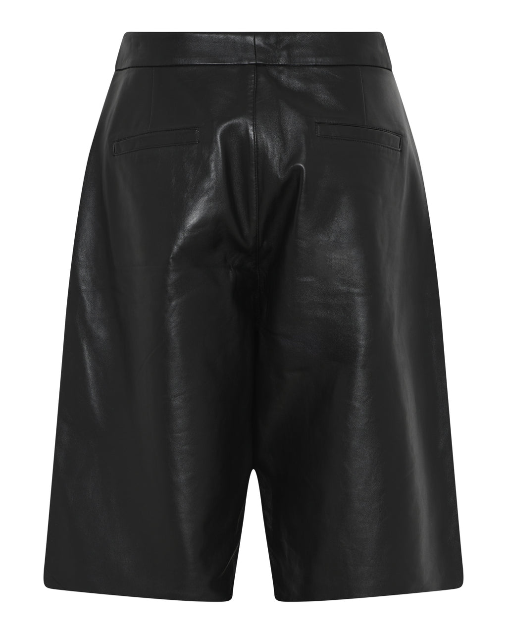 La Rouge Lena Lamb Bermuda i sort – elegante shorts i 100% blødt lammeskind med bermudalængde.
