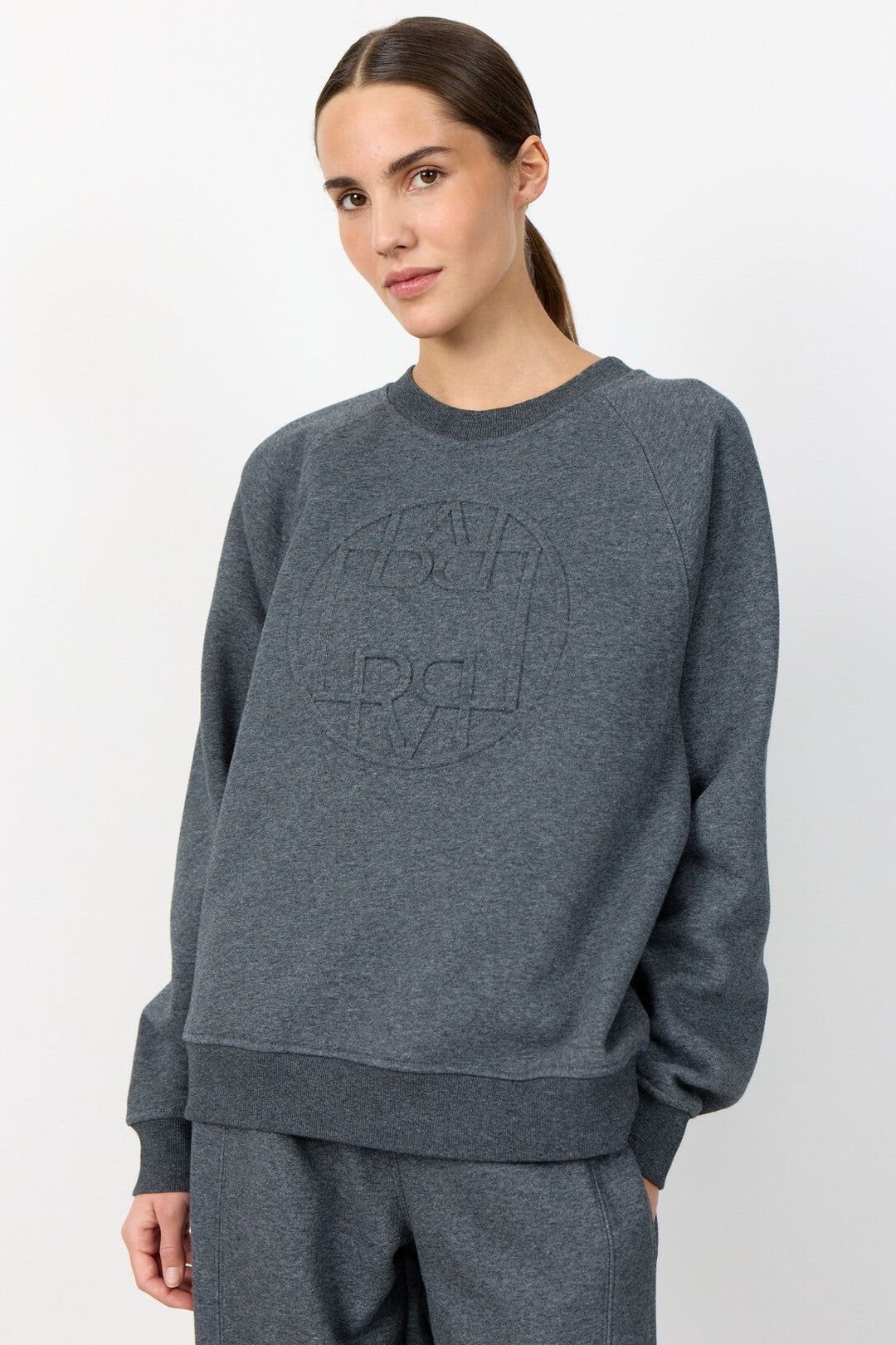 Leveté Room Nuka 11 sweatshirt i dark grey med 3D-logo og rund hals.