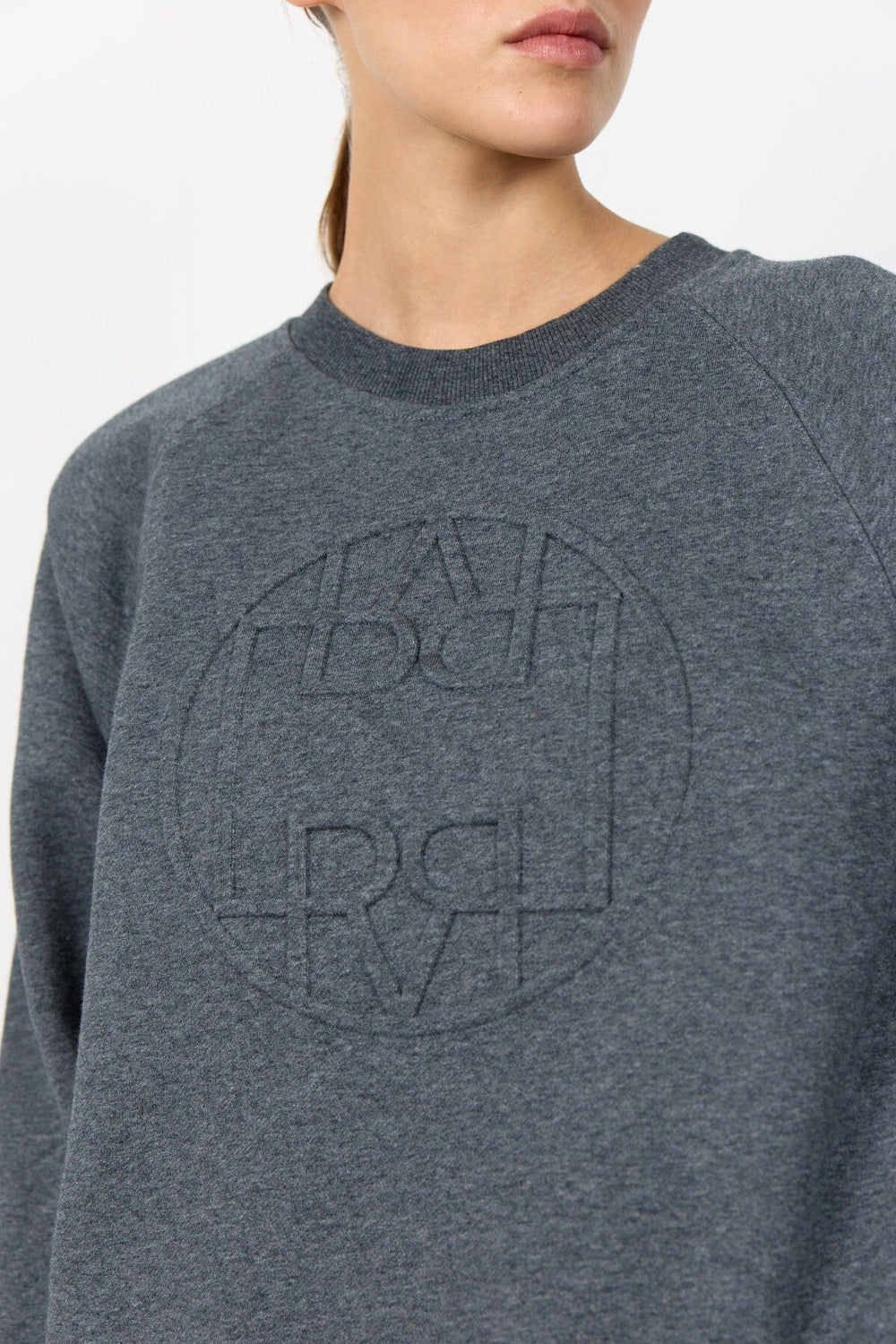 Leveté Room Nuka 11 sweatshirt i dark grey med 3D-logo og rund hals.