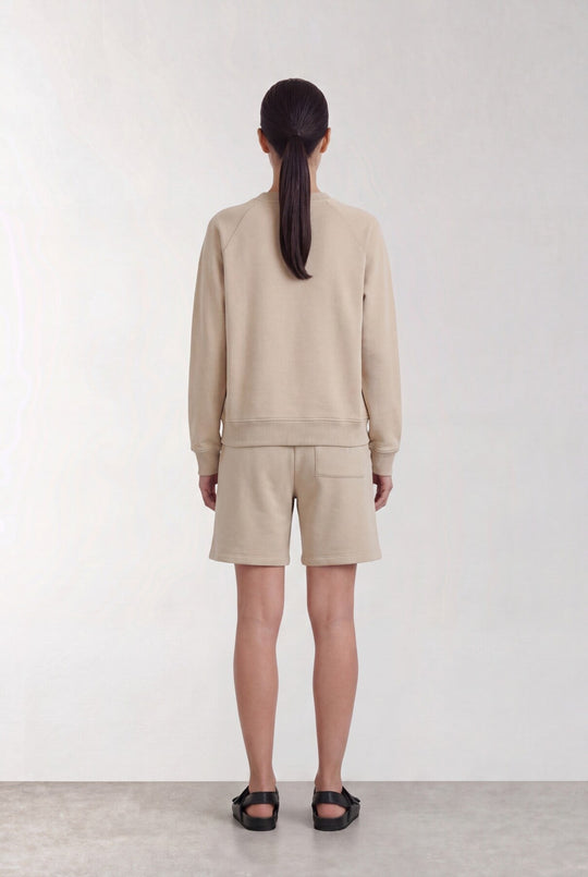 Leveté Room Nuka 11 sweatshirt i island fossil med 3D-logo og rund hals.