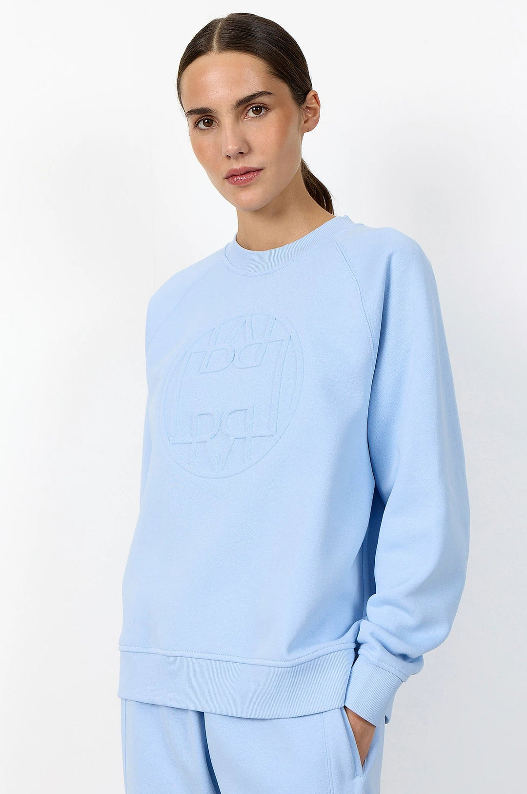 Leveté Room Nuka 11 sweatshirt i windsurfer med 3D-logo og rund hals.