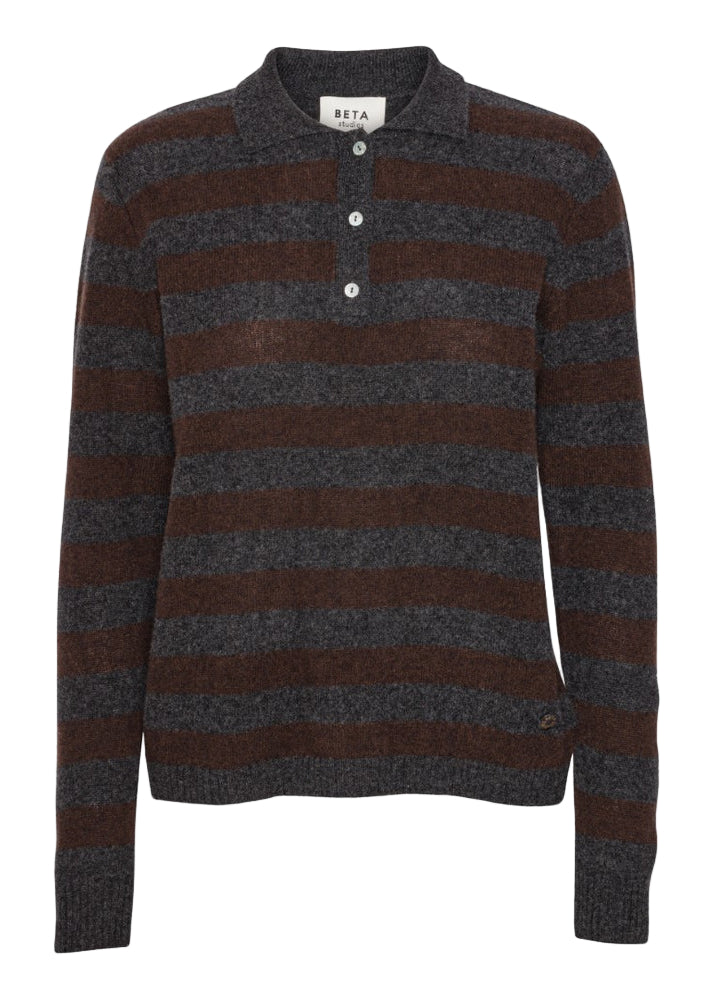 Beta Studios Lizzie Polo Stripes i OEKO-TEX® certificeret cashmere med striber i Anthracite Grey og Coffee Brown.

