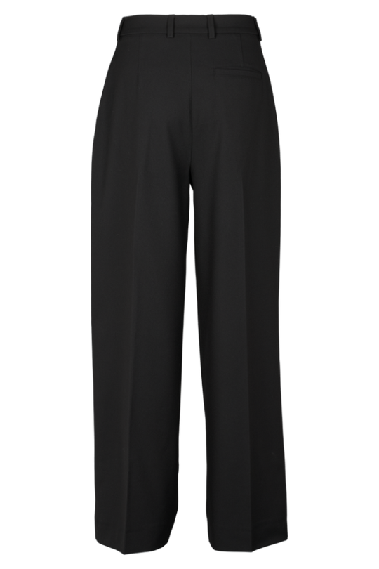 Basic Apparel Marjo Pants i sort – bukser i genanvendt polyester med læg foran, vide ben, skrålommer og justerbar talje.
