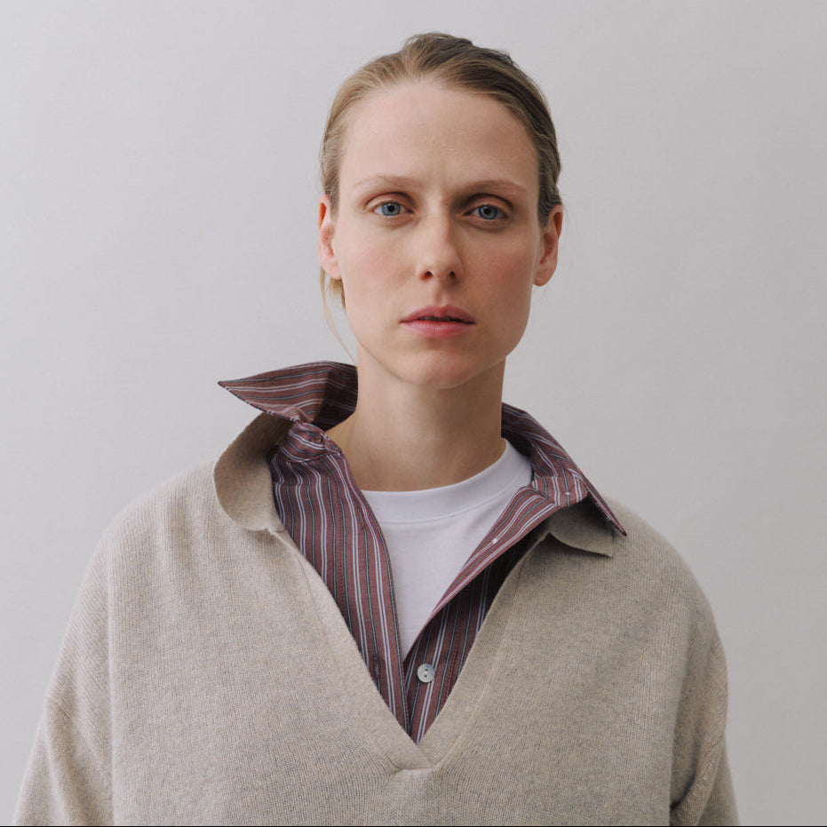 Beta Studios Naya Polo i sand melange i 100% cashmere.