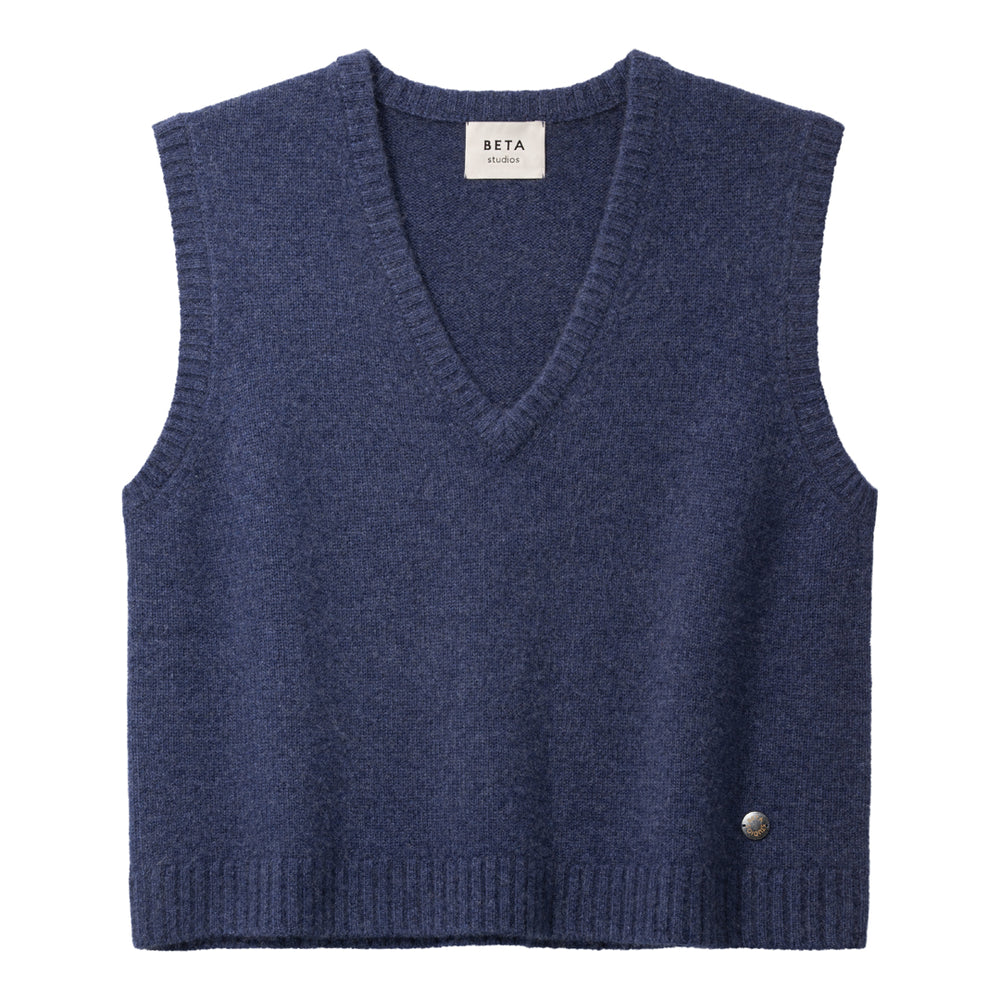 Beta Studios Ninka Vest i indigo i 100% cashmere.