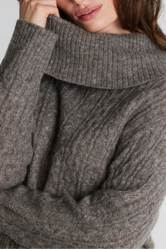 PBO Kosta Knit kabelstrik set fra siden