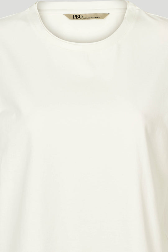 PBO Tina T-shirt i hvid med rund hals og korte ærmer