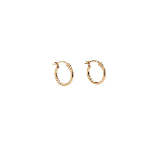 Pico Basic Small Hoop – små hoops i 24 karat guldbelagt sterlingsølv. Klassiske, nikkelfri og perfekte til både hverdag og fest.