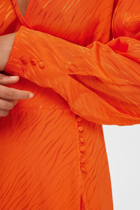 Selected Femme Abienne kjole i orange skinnende dyreprint