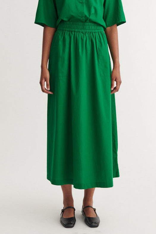Basic Apparel Silje Long Skirt abundant green – GOTS nederdel i økologisk bomuld.