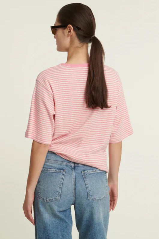 Basic Apparel Silma SS Tee i Conch Shell/Birch – oversized T-shirt i GOTS-certificeret økologisk bomuld. 