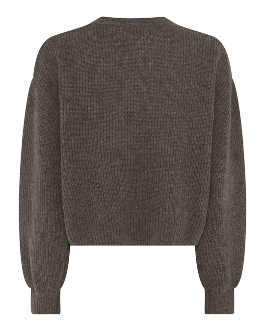 La Rouge Sisse Cardigan i brown melange – kort, luksuriøs cardigan i 90% ultrafine wool og 10% yak down med rund hals og brede ribkanter.
