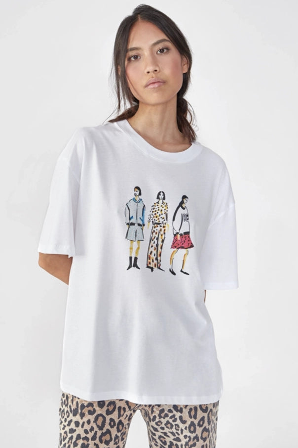 Lala Berlin Celia Cotton T-shirt – Boyfriend fit med Lala Art Print White. Blød og åndbar t-shirt i 100% bomuld. 