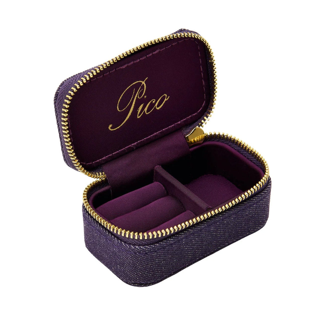 Pico Small Jewelry Box kompakt smykkeskrin i polyester, ideel til opbevaring af ringe, øreringe og armbånd.