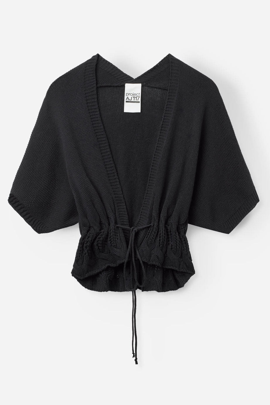 Project AJ117 Vinnie cardigan i sort med hulmønster og bindebånd i taljen.