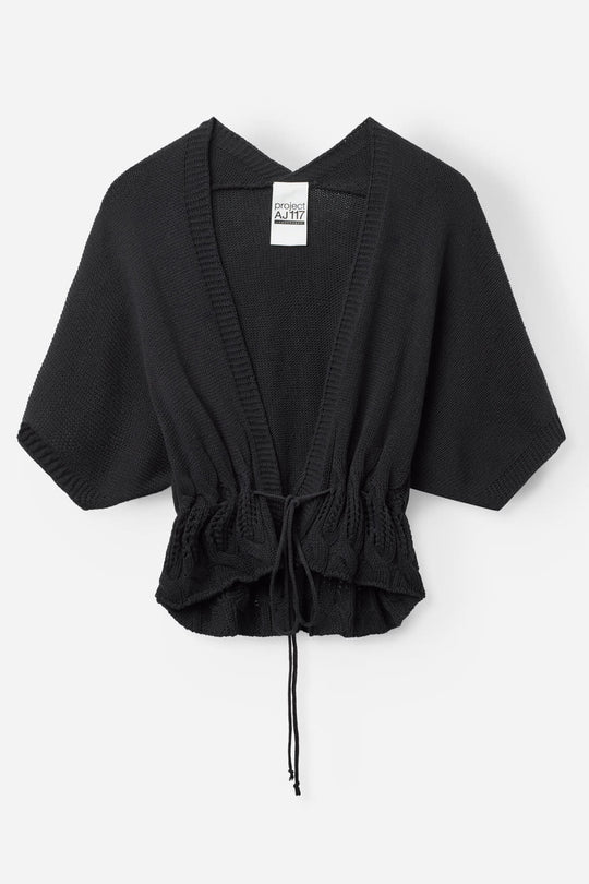 Project AJ117 Vinnie cardigan i sort med hulmønster og bindebånd i taljen.