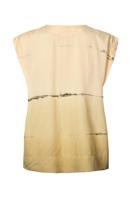 Rabens Saloner Rosalyn Nuance Blouse – en håndfarvet, let og bæredygtig bluse i farven Banana Com.