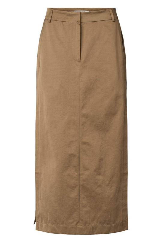 Rabens Saloner Chisa Cotton Fusion Skirt i cub. Ankellang nederdel med slidser, normal talje og sidelommer. 