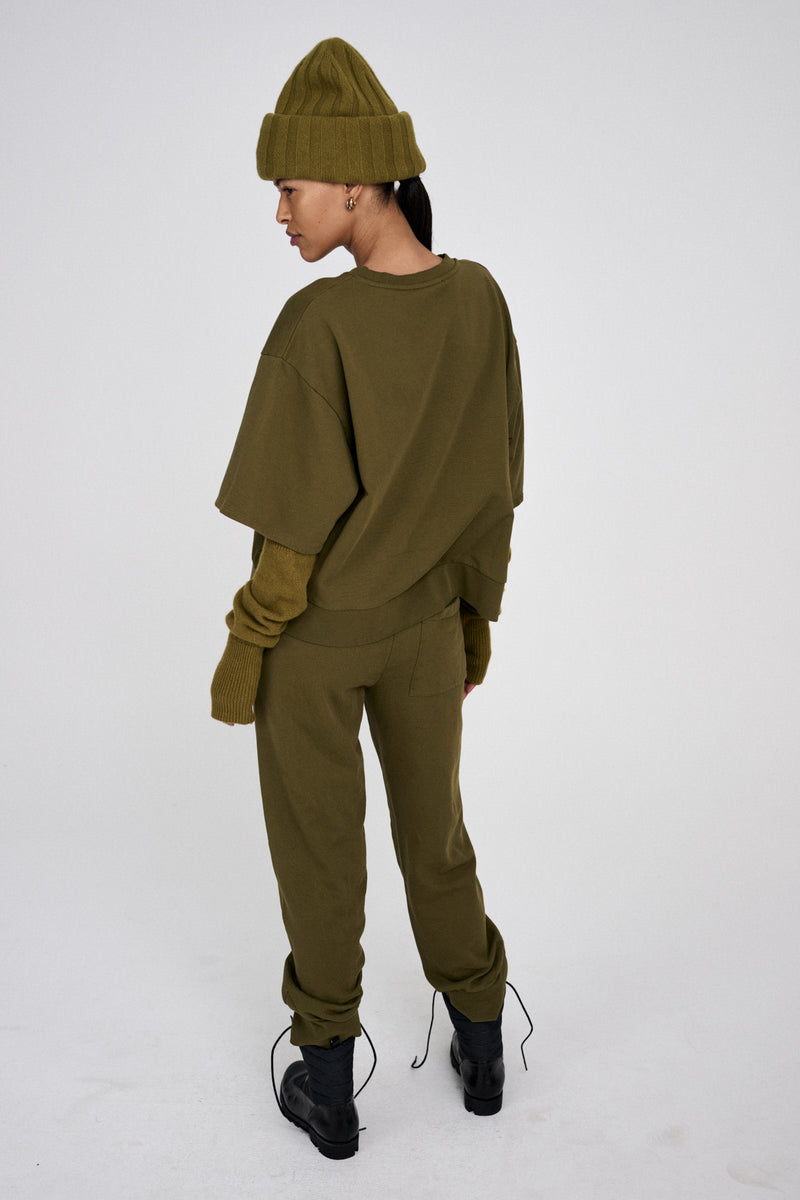 Rabens Saloner Narah Sweat Top i sort økologisk bomuld med cropped, oversized boxy pasform og trekvartsærmer. Bæredygtig og moderne sweatshirt. 