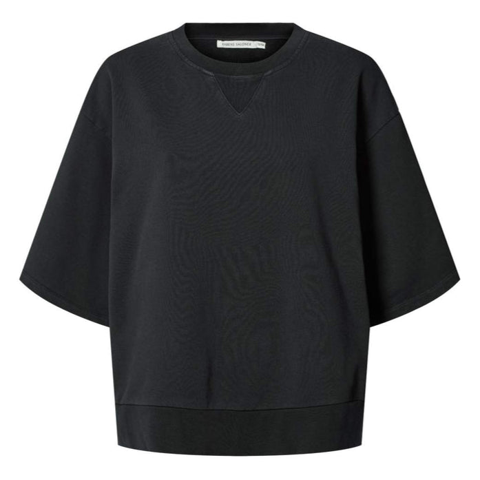 Rabens Saloner Narah Sweat Top i sort økologisk bomuld med cropped, oversized boxy pasform og trekvartsærmer. Bæredygtig og moderne sweatshirt. 