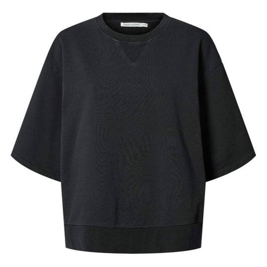 Rabens Saloner Narah Sweat Top i sort økologisk bomuld med cropped, oversized boxy pasform og trekvartsærmer. Bæredygtig og moderne sweatshirt. 