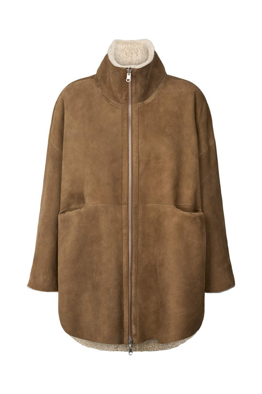 Rabens Saloner Ejsa Shearling Coat – Dark Brown Natural Combo, oversize lammeskindjakke med plyset for og høj krave.
