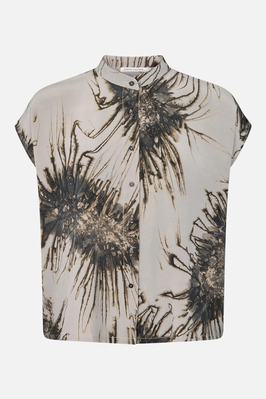 Rabens Saloner Heva Sea Urchin bluse i Grey Combo med håndfarvet mønster, knaplukning og løs pasform.