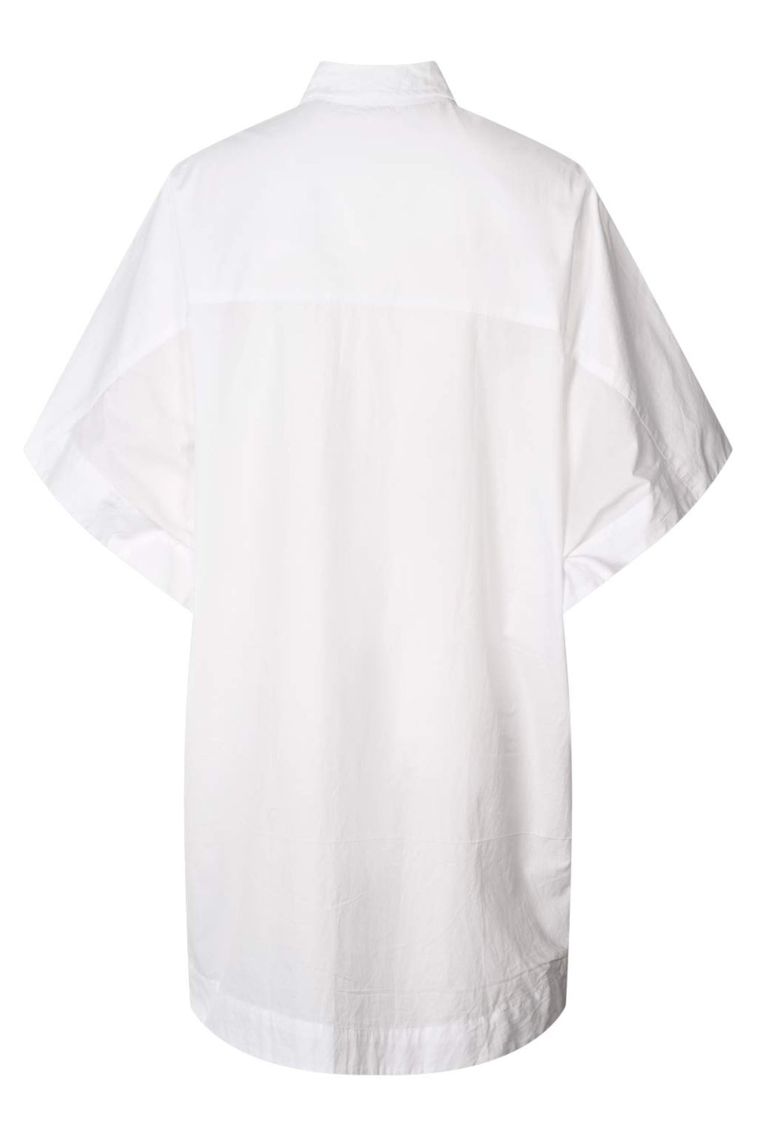 Rabens Saloner Berta skjortekjole i hvid – oversized poplinkjole med knaplukning, korte ærmer og brystlomme.