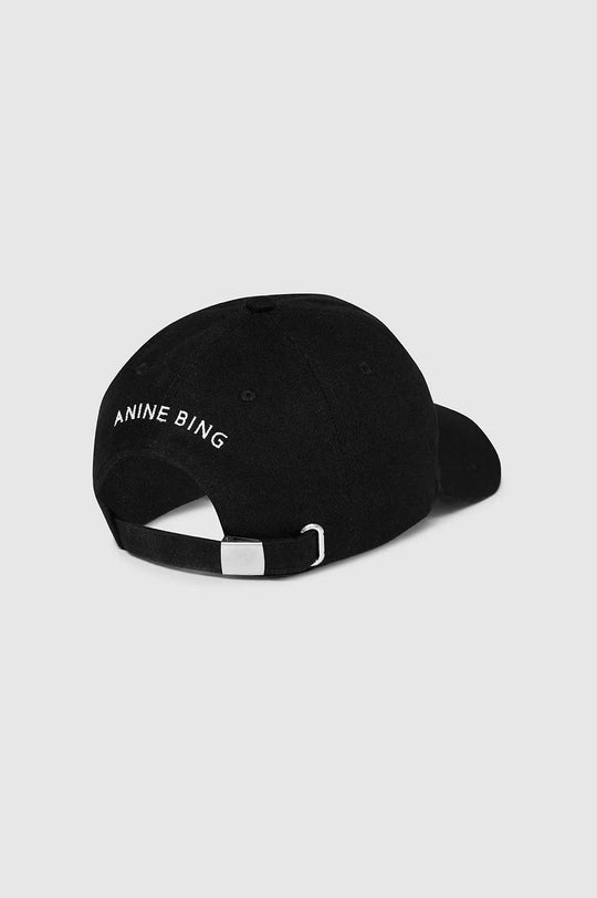 Anine Bing Jeremy Baseball Cap AB i black denim – kasket i 100 % bomuld med broderet logo og justerbar rem.
