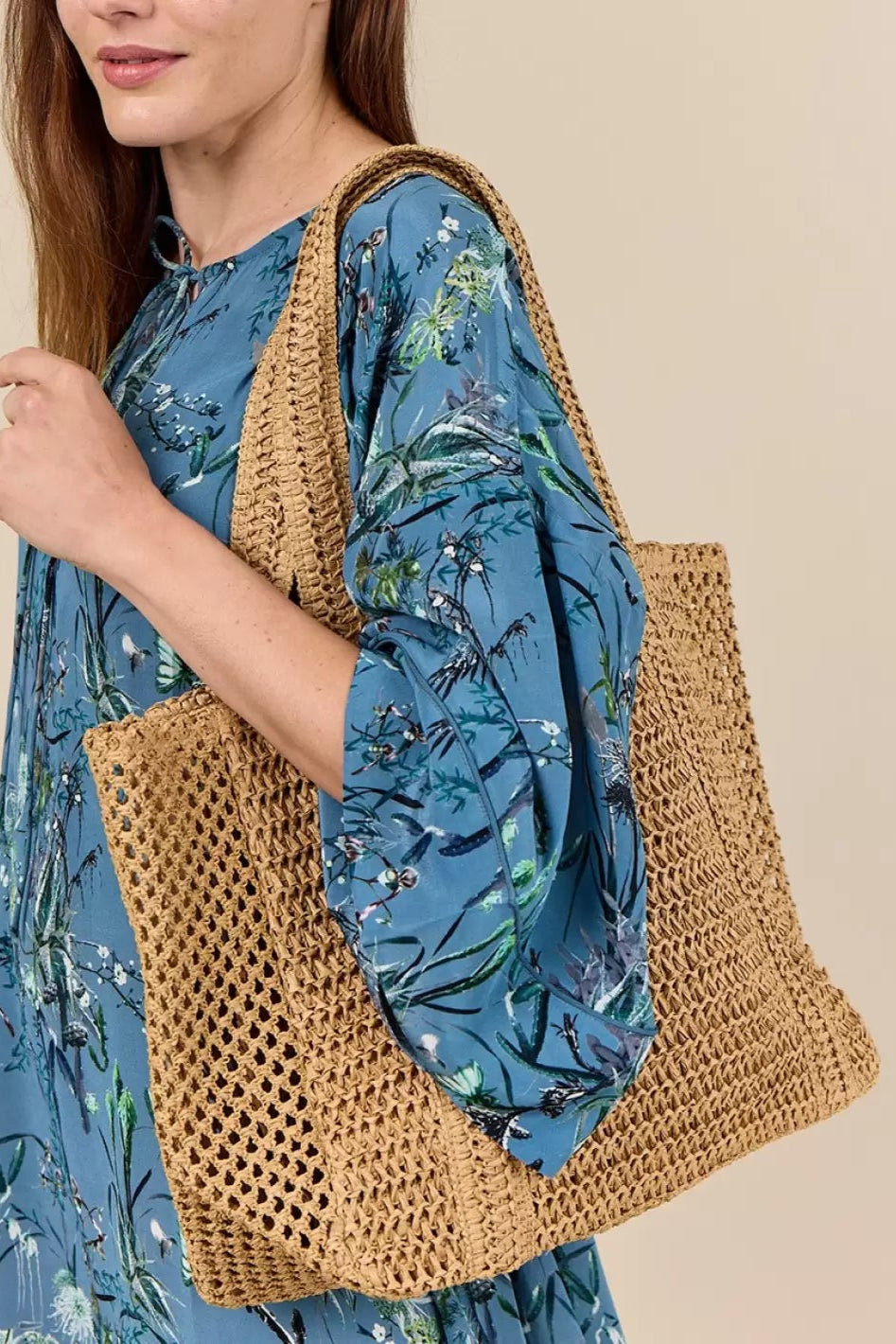 Bella Ballou Raffia Bag i natur – stor, håndlavet skuldertaske med hulmønster, perfekt til hverdag, strand og shopping