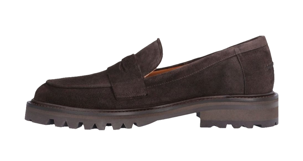 Billi Bi A9305 brun ruskindsloafer med kraftig sål, udskæring foran og blød, fleksibel opbygning for høj komfort. Håndlavet design.