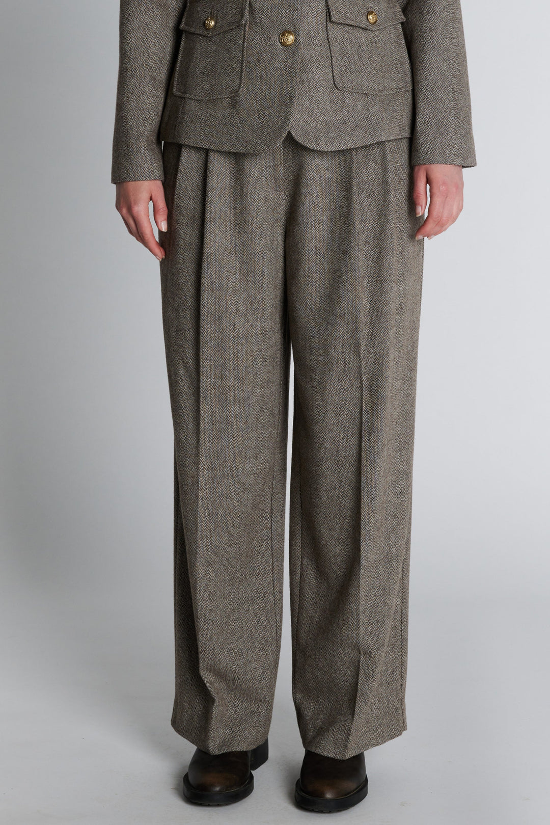 PBO Delina bukser i soft brown