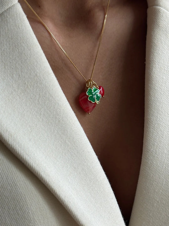 Pico Norah Necklace – enkel halskæde i sterlingsølv forgyldt med 24 karat guld. Perfekt alene eller med Amore Heart vedhæng.

