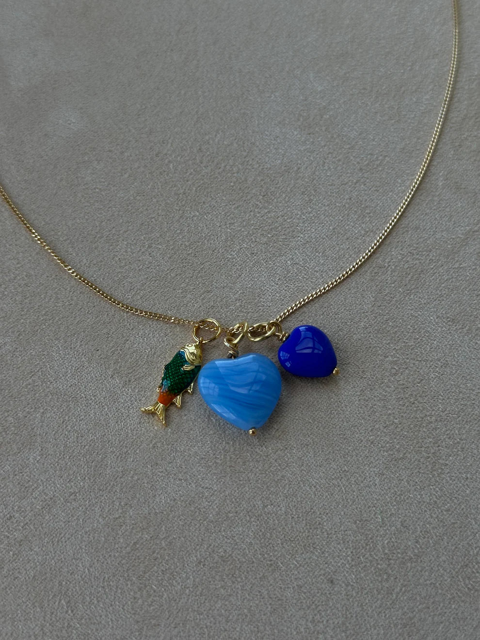 Pico Norah Necklace – enkel halskæde i sterlingsølv forgyldt med 24 karat guld. Perfekt alene eller med Amore Heart vedhæng.

