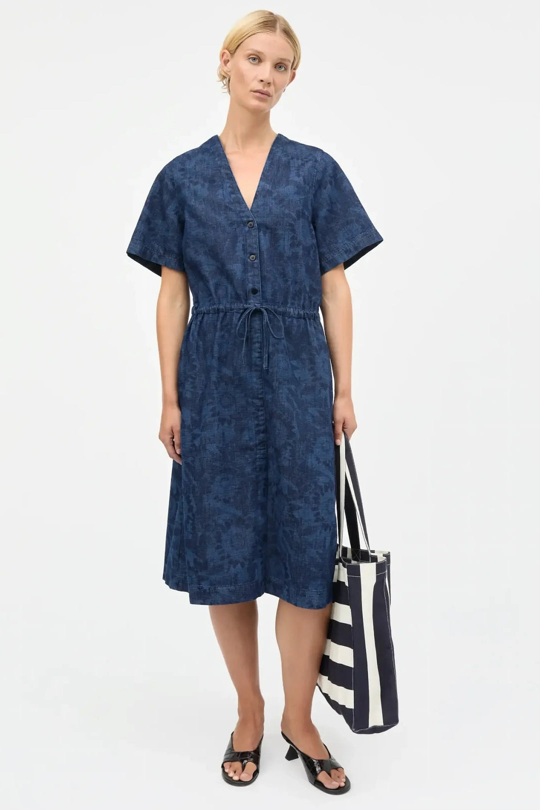 Mads Nørgaard Lazor Denim Sanne Dress med blomsterprint