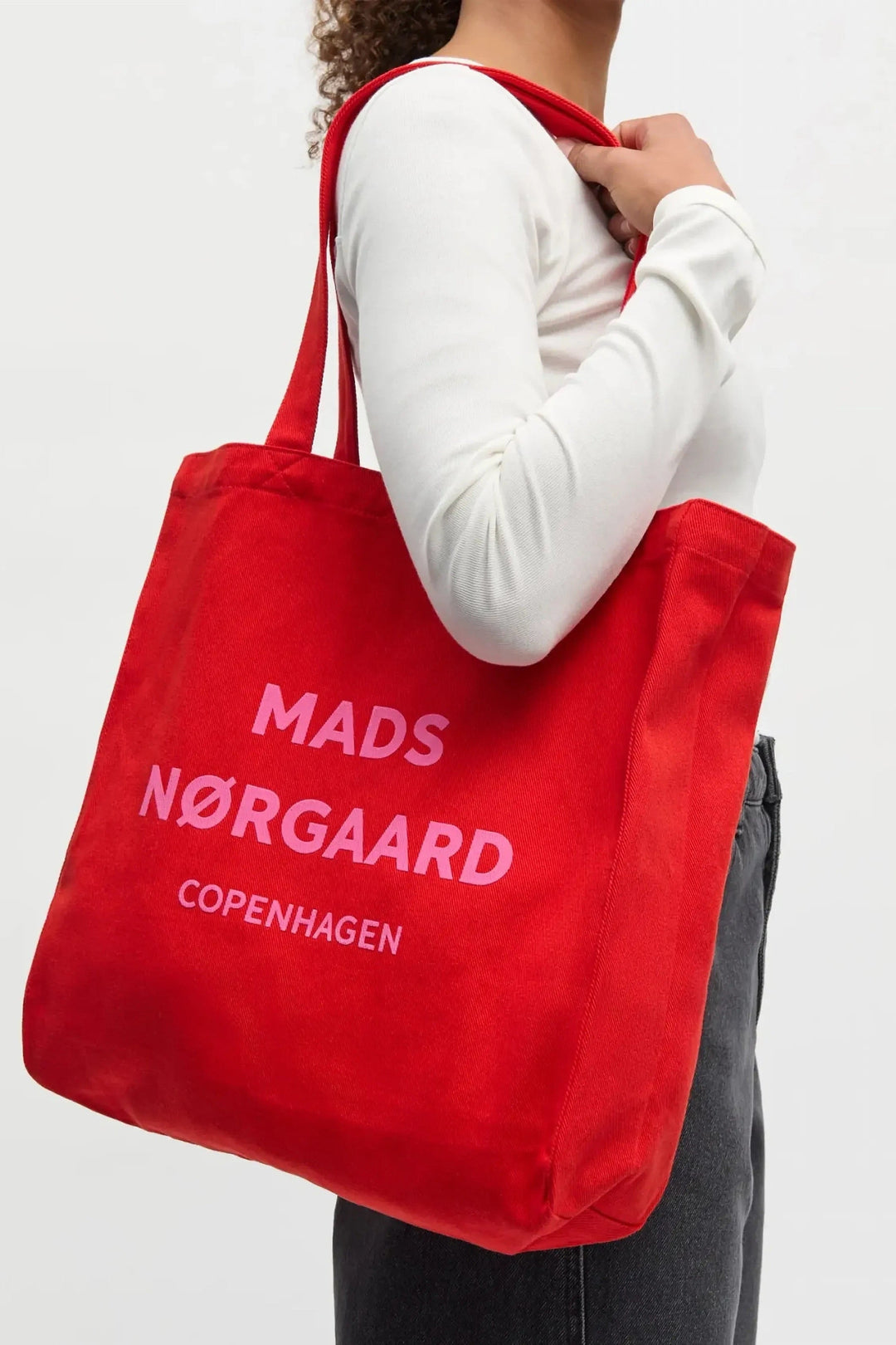 Mads Nørgaard Boutique Athene Bag i Fiery Red