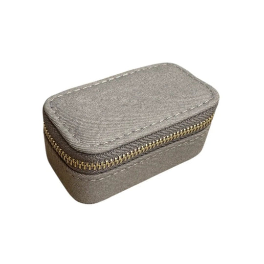 Pico Small Trinket Jewelry Box i Ash Grey – lille smykkeskrin i bomuld og polyester med aftagelig bakke til ringe, øreringe og små accessories.
