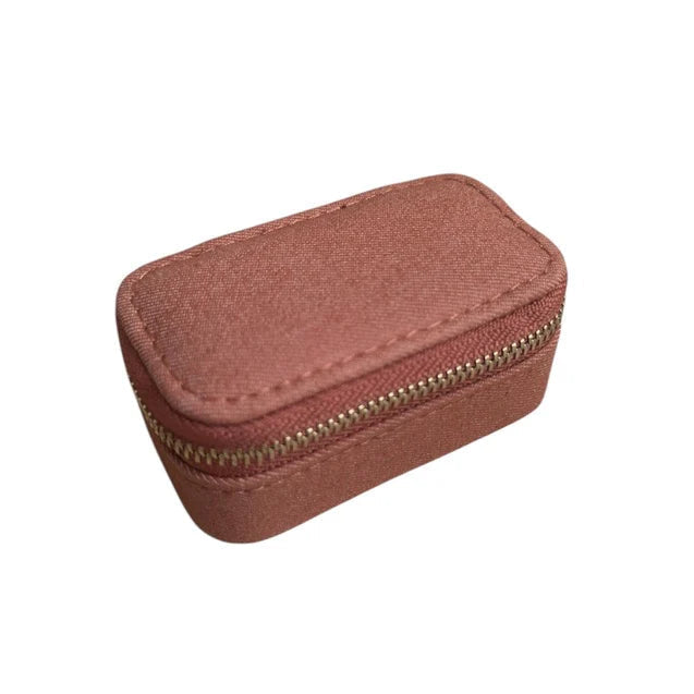 Pico Small Trinket Jewelry Box i Rust – lille smykkeskrin i bomuld og polyester med aftagelig bakke til ringe, øreringe og små accessories.
