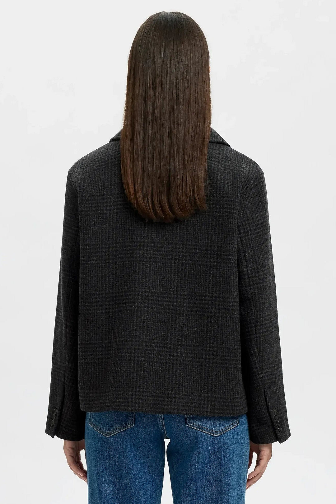 Selected Femme Alma Pattern Wool Blend Jacket i sort/grå med reverskrave, knaplukning, sidelommer og kort længde.
