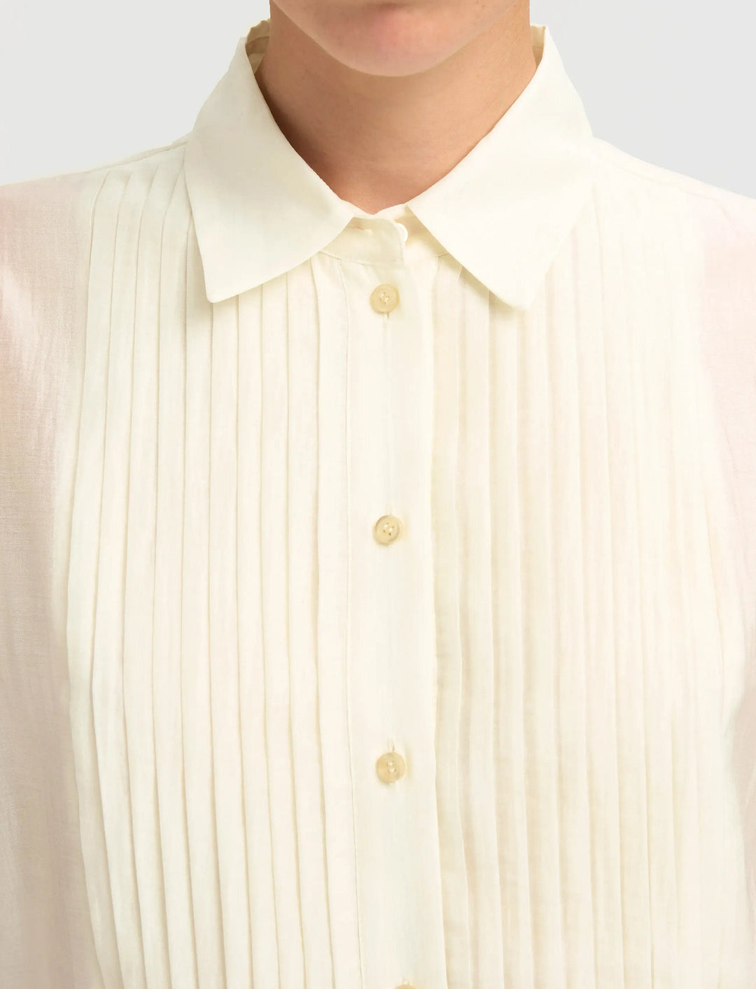 Selected Femme Iris LS Relaxed skjorte i angora – skjorte med afslappet pasform, klassisk krave, knaplukning og knapmanchetter i let kvalitet.
