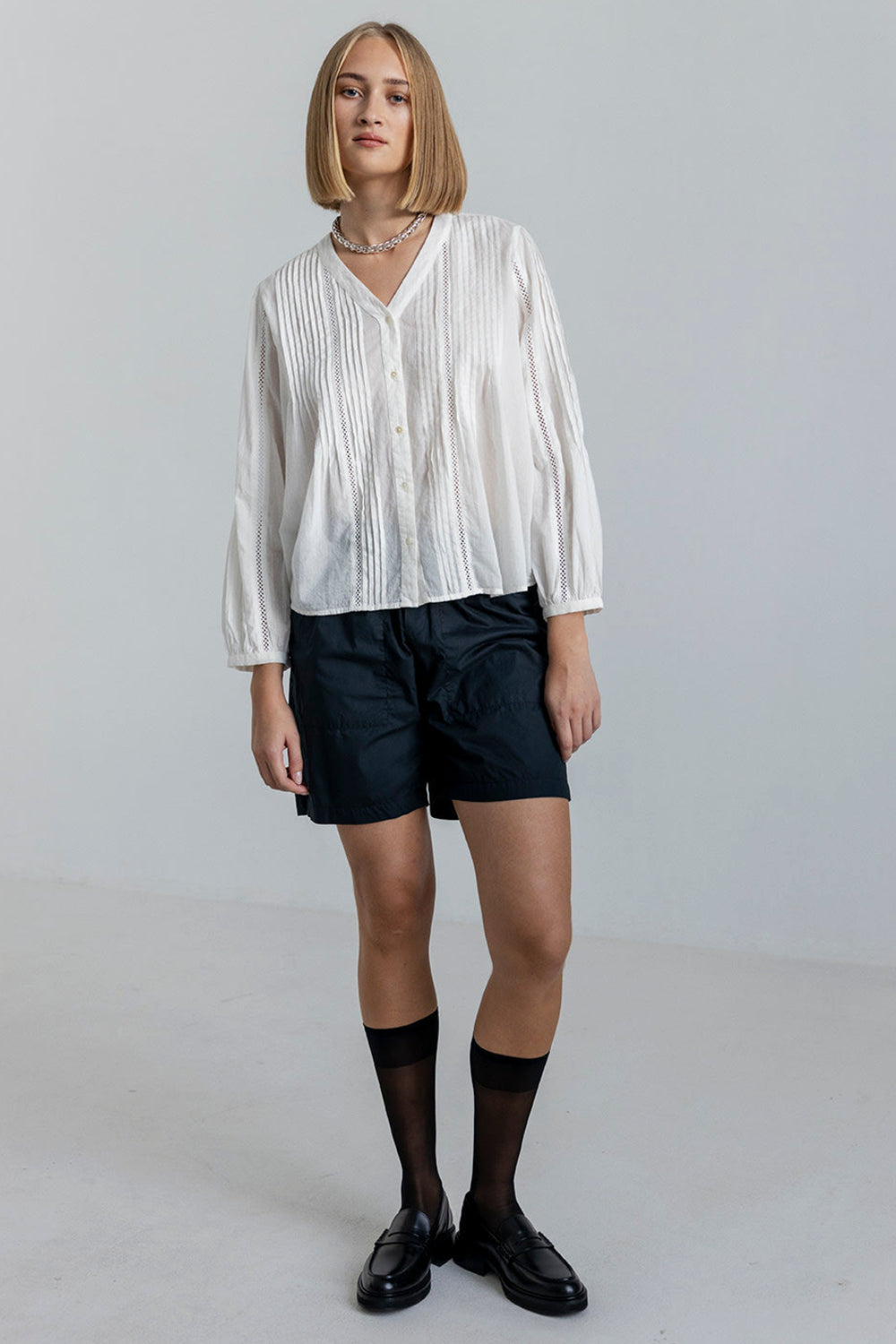 Project AJ117 lounge shorts i sort med bindebånd og afslappet fit i bomuld hos CASSANDRA.dk